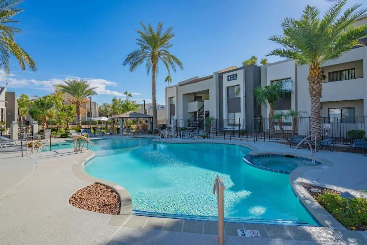 Appartamento Cozy 2Bd - Parking, Gym, Pool - Sleeps 8 - 5 Min Casino Scottsdale
